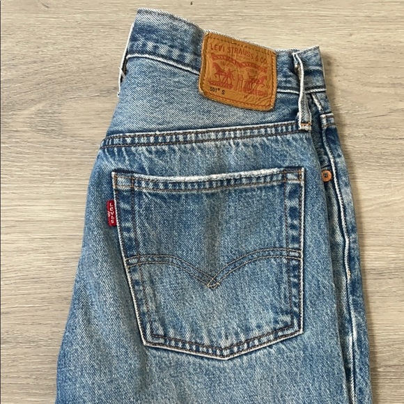 Levi’s 501 Distressed High-Rise Jean Size 25 - Picture 3 of 5